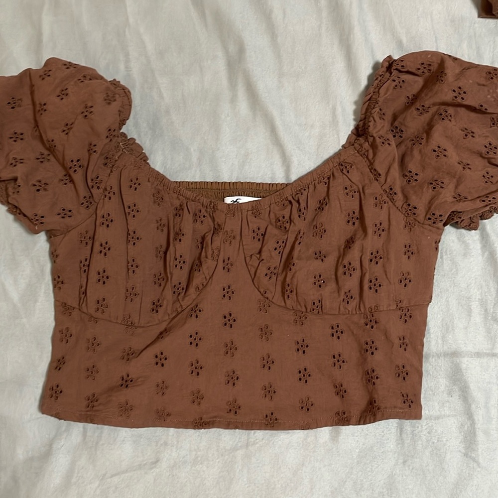 Hollister brown eyelet top cropped